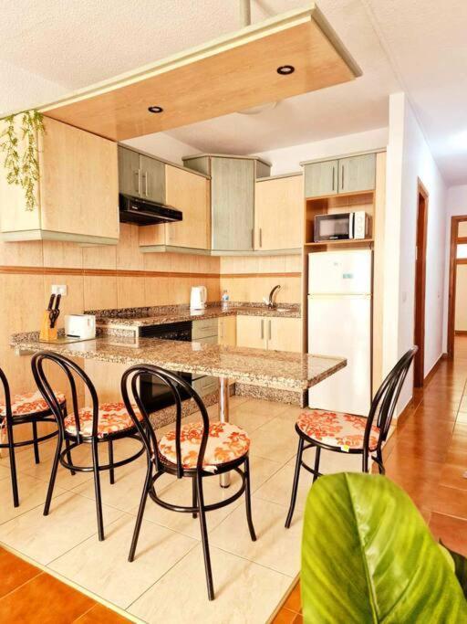 Playa Feñabe Comfortable Centrally Located Apartment מראה חיצוני תמונה